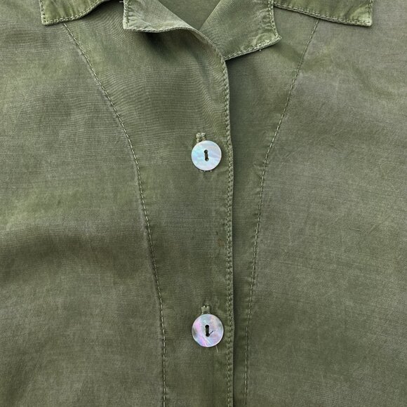 Green Button Up Blouse - BASEMENT USA Inc - Picture 4 of 8